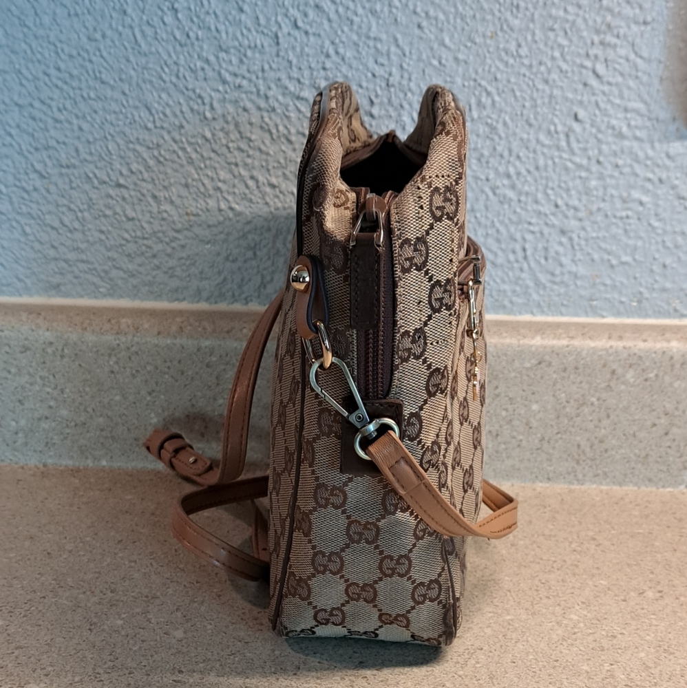 Gucci Crossbody Bag - Picture 4 of 16